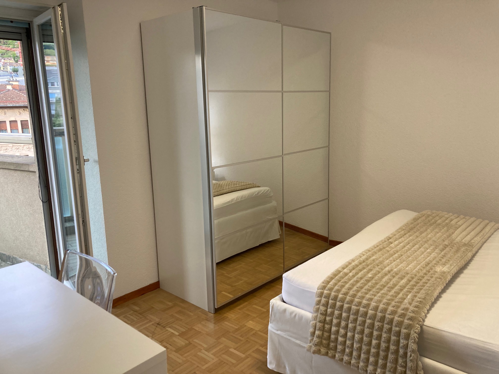 Location Montreux Tour d'Ivoire chambre